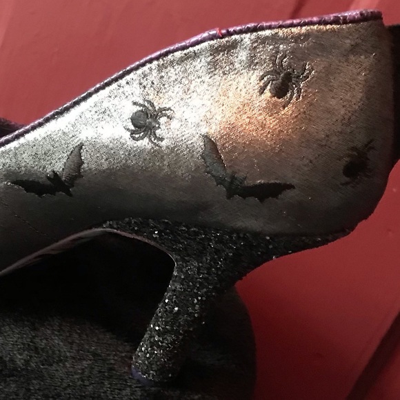 NEW RARE IrregularChoice Batty heels Size 9 in box - Picture 4 of 17